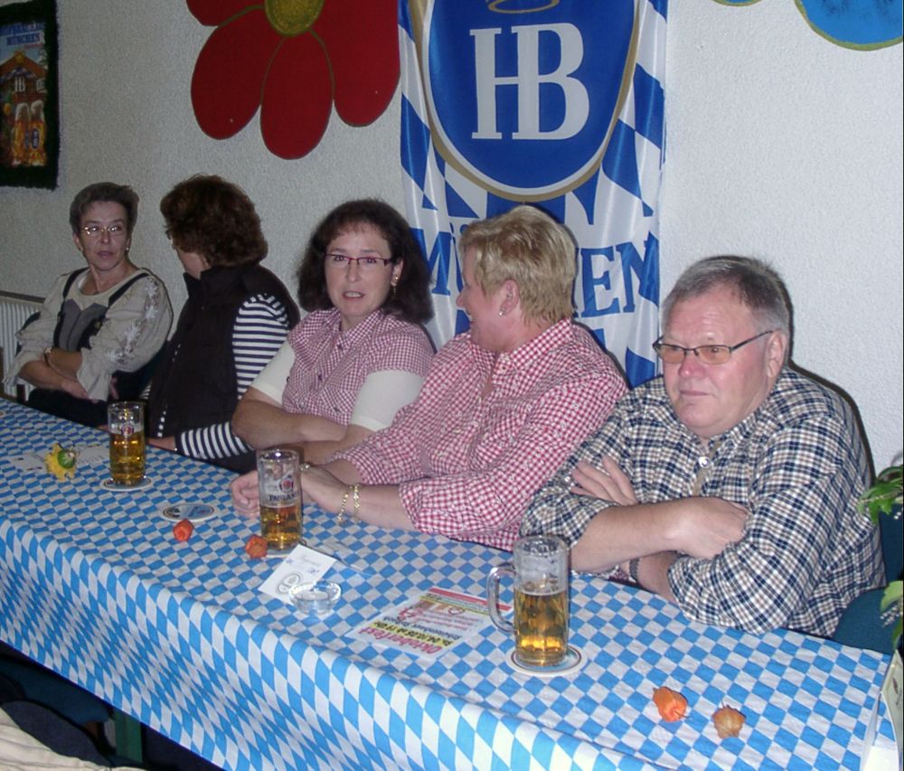 05 Das Wiesn Bier schmeckt