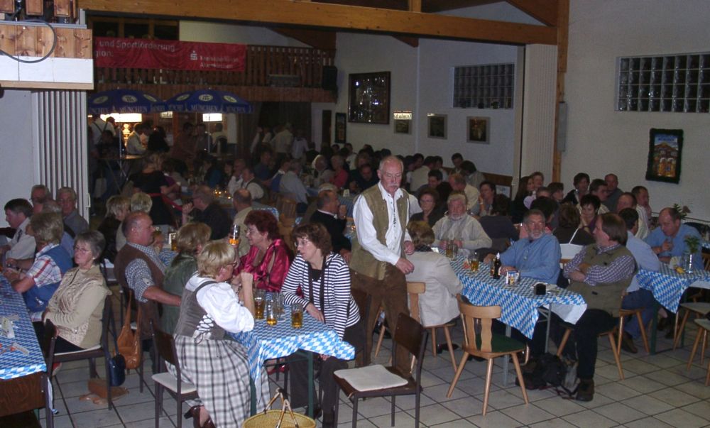 17 Der Saal ist gut gefuellt