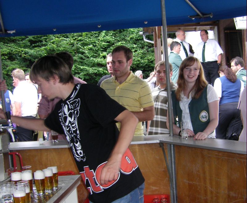 13 Jugend hilft im Pavillion 2