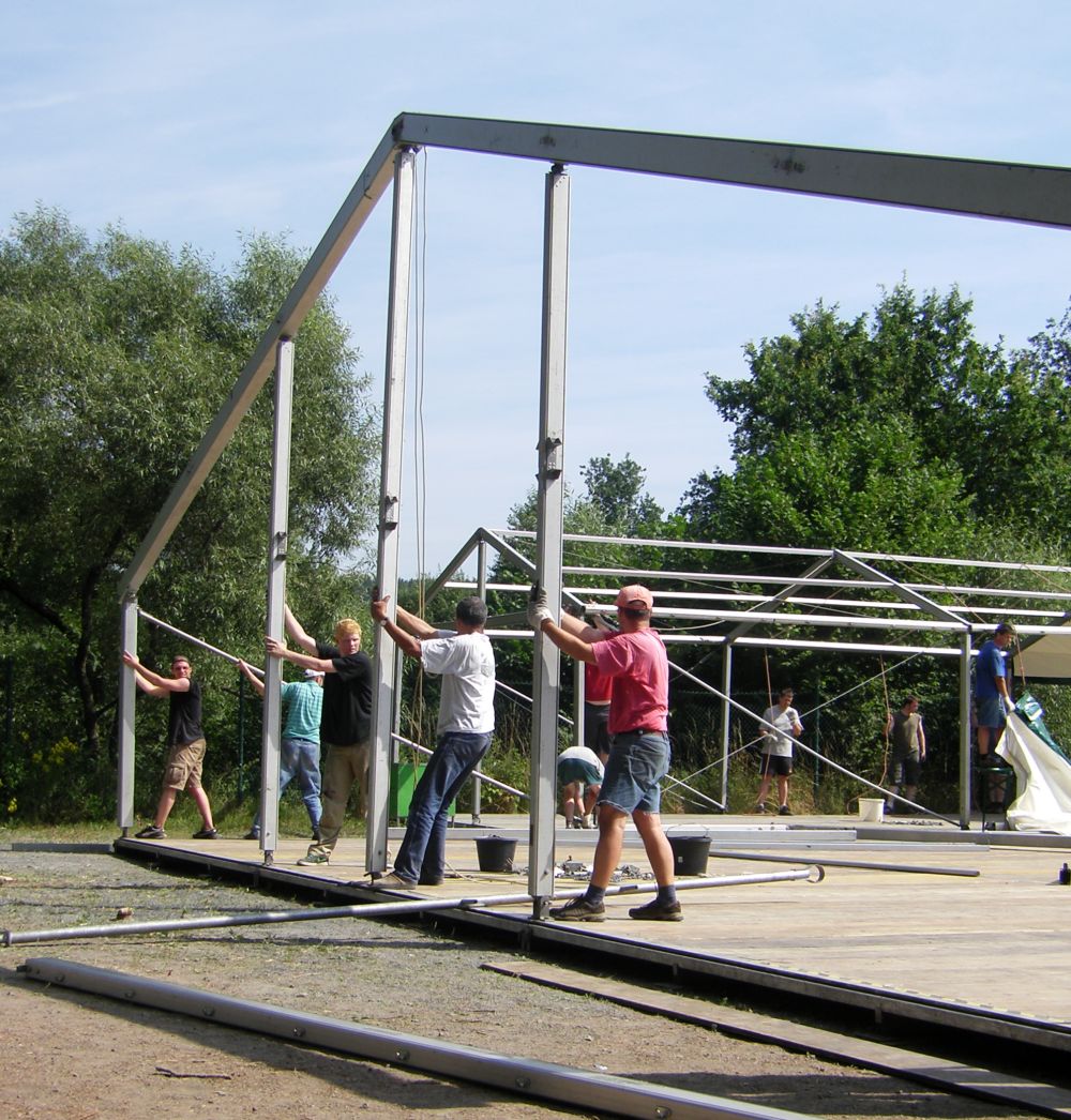 09 Zeltaufbau