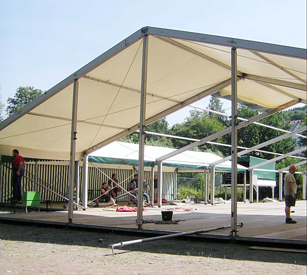 11 Zeltaufbau