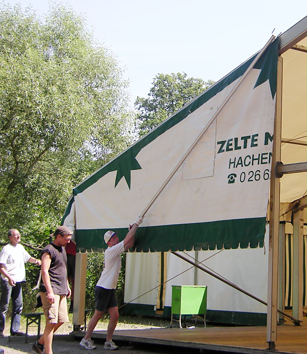 12 Zeltaufbau