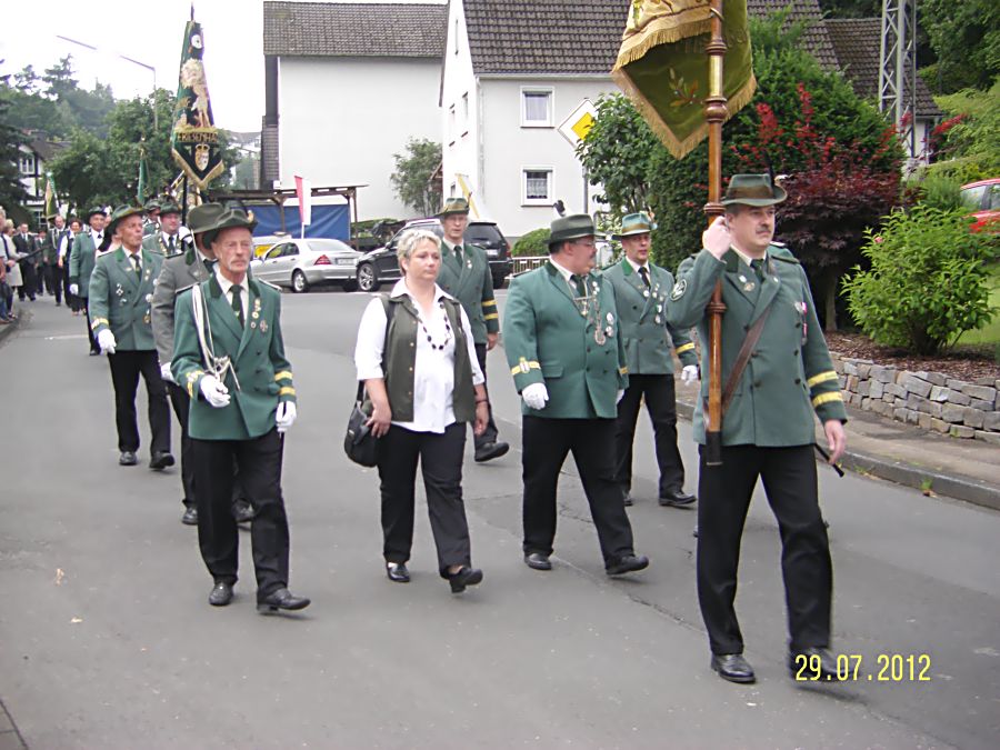 13 Marsch von Dorfmitte zum Schuetzenhaus
