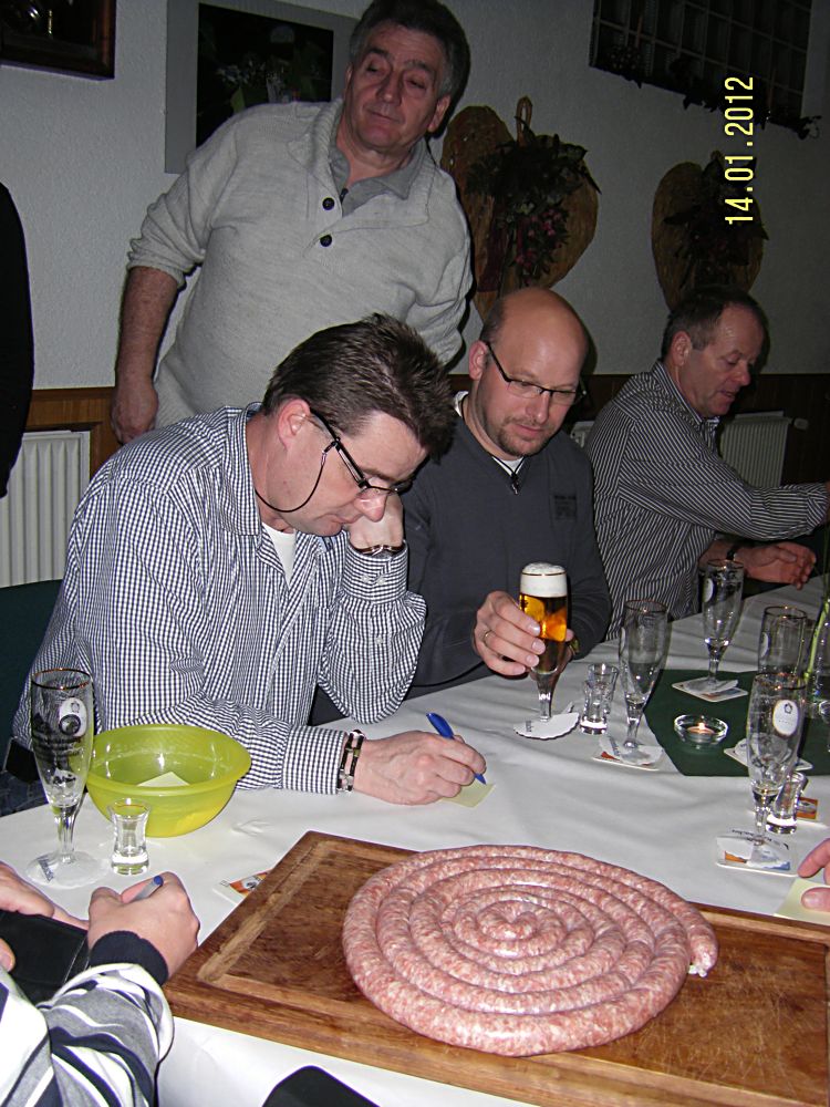 05 Alle sind schwer am Ueberlegen