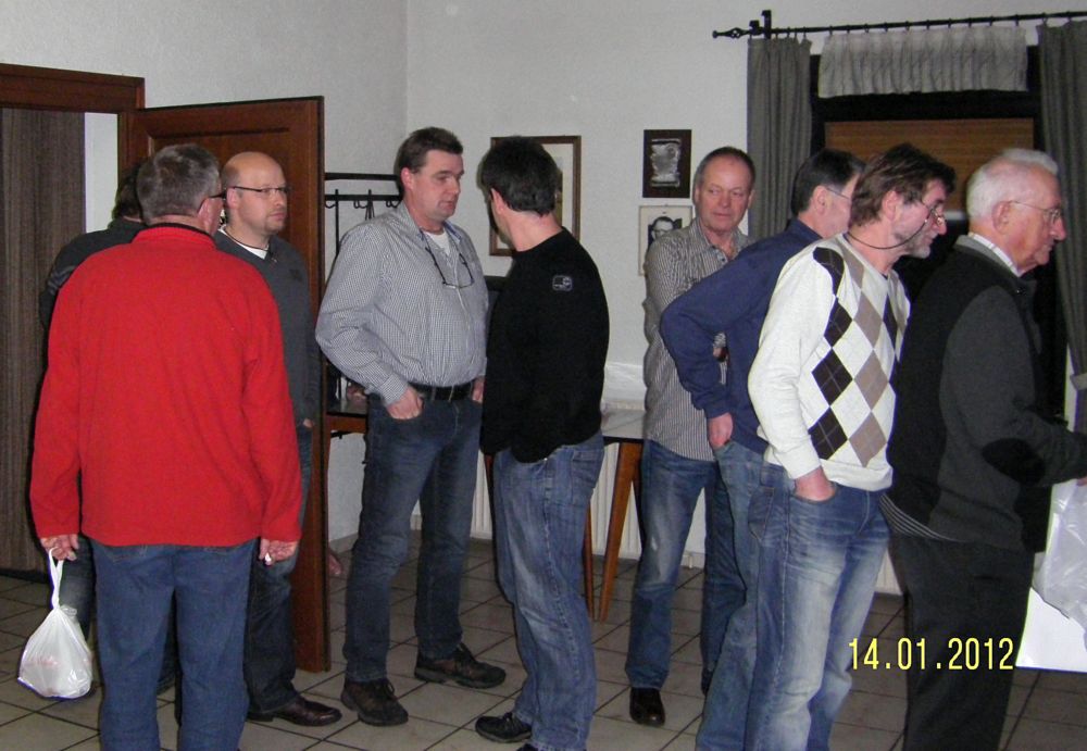 14 Die Warteschlage ist lang
